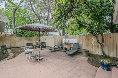 1704 Virginia Pl, Fort Worth TX  76107-2434 exterior