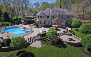9 Red Oak Run, Holmdel Village, NJ 07733-2919