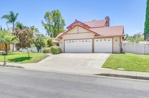 25661 Huron St, Loma Linda, CA 92354-3702