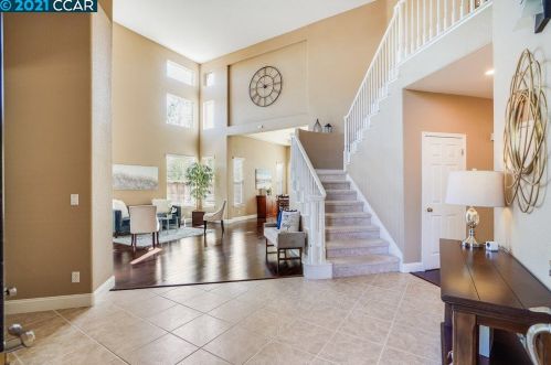 5264 Ambleside Dr, Concord, CA 94521-5441