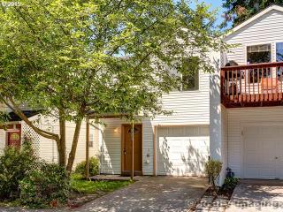 14127 Woodward St, Portland, OR 97236-2639