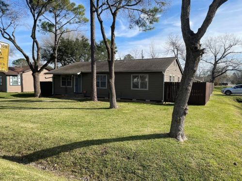 3237 Bernard St, Morgans Point TX  77571-3825 exterior