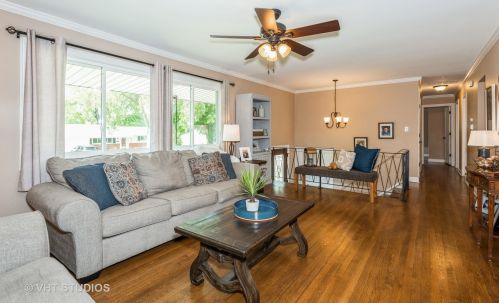 1113 Williams Dr, Palatine, IL 60074-5634
