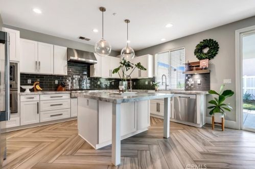 19445 Mi Casa Ct, Riverside CA  92508-6827 exterior