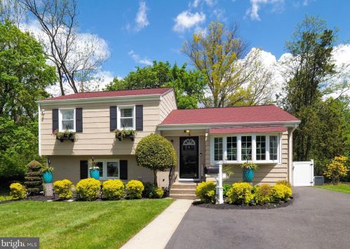4 Peck Ave, Trenton, NJ 08618-1817