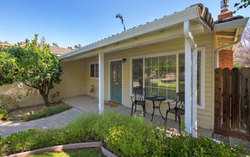 249 Oakdale Dr, Los Gatos, CA 95032-2524