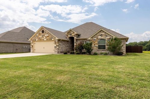 3103 Windcrest Ct, Granbury TX  76049-7245 exterior