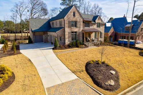 628 Crescent River Pass, Suwanee GA  30024 exterior