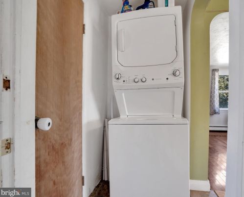 112 Fame Ave, Hanover PA 17331-1585 exterior