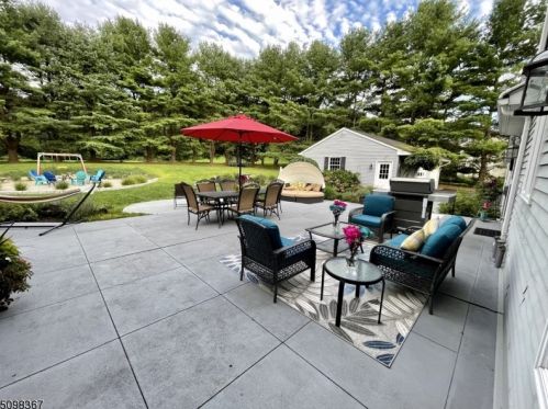 37 Farview Dr, Hackettstown NJ  07840-4705 exterior