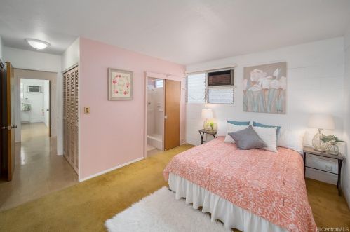 1620 Piikea St, Honolulu HI  96818-1843 exterior