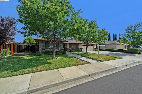 674 Alden Ln, Livermore, CA 94550-6302