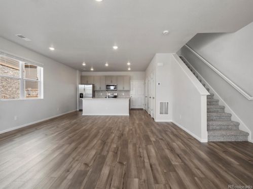 766 Rome St, Aurora CO 80019-3144 exterior