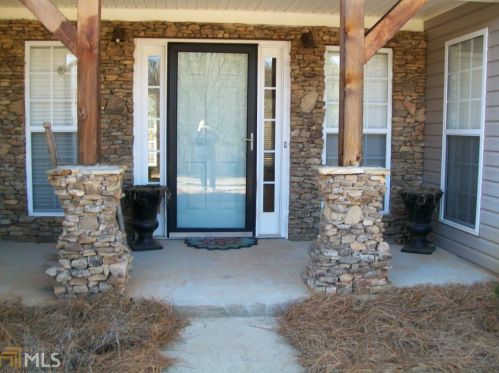 393 Indian Springs Dr, Jefferson, GA 30549-6952