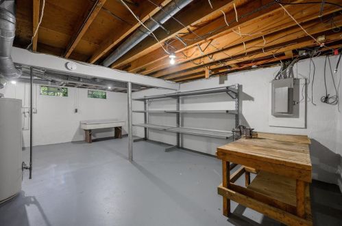 1590 Fawnvista Ln, Cincinnati OH 45246-2039 exterior