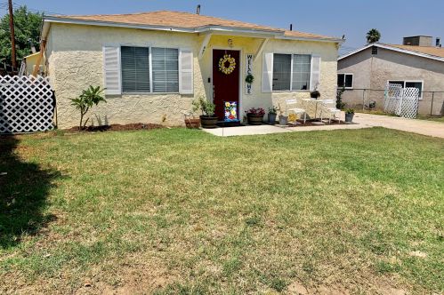 887 Herberts Ln, Colton, CA 92324-1514