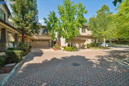 111 Limestone Cmn, Livermore, CA 94550-3954
