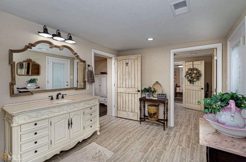 5149 Highway 155, Stockbridge GA  30281-1801 exterior