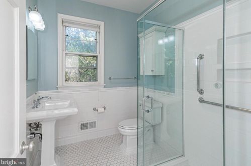 161 Elm Rd, Princeton NJ  08540-2521 exterior