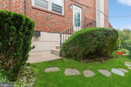 7333 Hill Rd, Philadelphia, PA 19128-1411