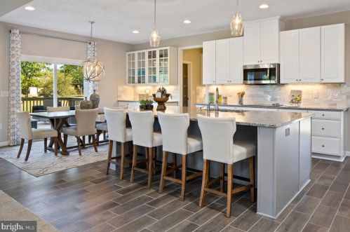 43 Winifred Dr, Hanover PA 17331 exterior