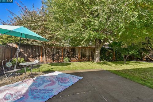 1374 Washington Blvd, Concord CA  94521-4002 exterior
