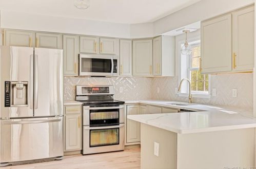 51 Balaban Rd, Colchester, CT 06415-1701