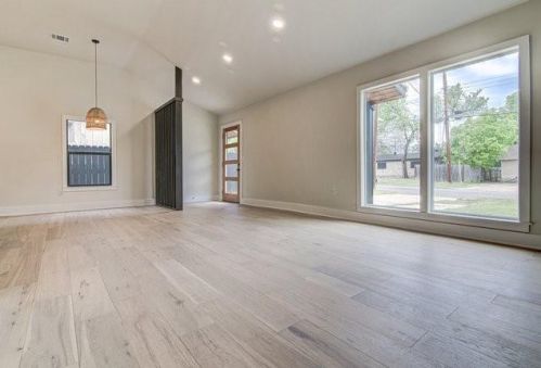 4603 Bandera Rd, Austin TX  78721-1512 exterior