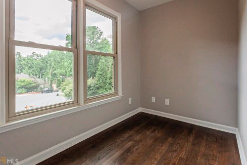810 Mabry Rd, Atlanta GA  30328-2662 exterior