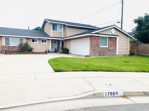 17686 Bay Cir, Santa Ana, CA 92708-4453
