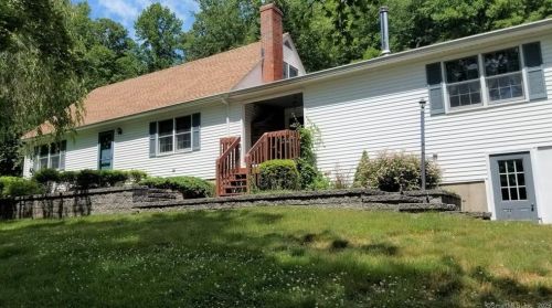 26 Injun Hollow Rd, East Hampton, CT 06424-3019