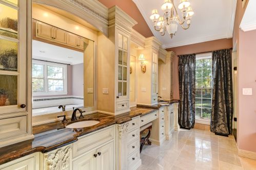 6116 County Line Rd, Willowbrook IL  60527-5719 exterior