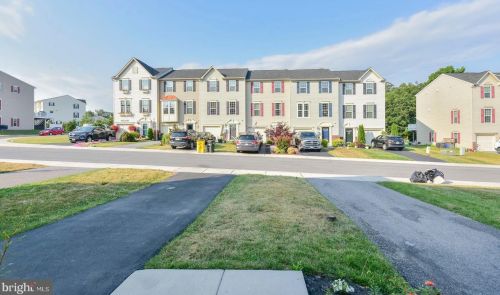 106 Gauley River Path, Falling Waters WV  25419-4405 exterior