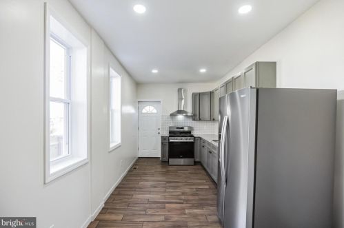 525 Bailey St, Camden NJ  08102-2522 exterior
