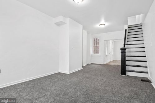 551 Howard Ave, Lancaster PA  17602-4421 exterior