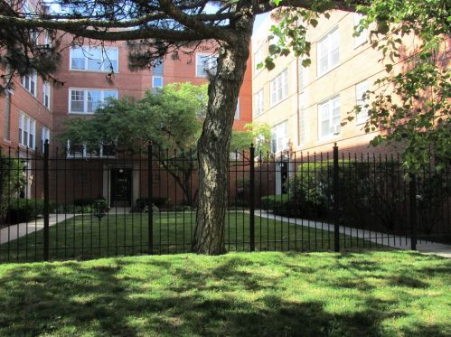 2432 Farragut Ave, Chicago, IL 60625-2482