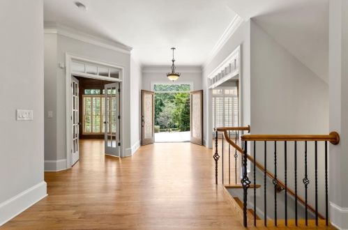 289 Forest Valley Ct, Atlanta GA  30342-2337 exterior