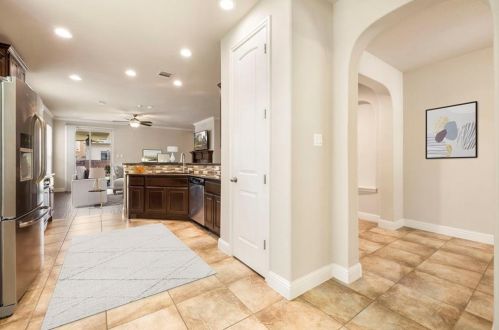 201 Desert Primrose Dr, Austin TX  78748-4031 exterior