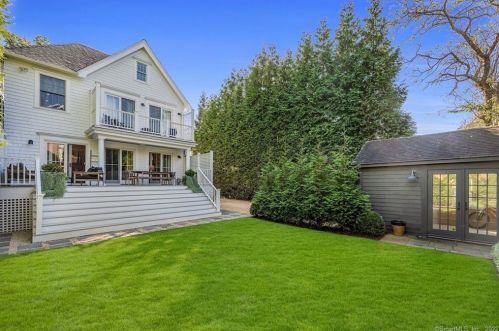 124 Havemeyer Pl, Greenwich CT  06830-6332 exterior