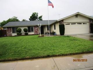 1481 Christine Ln, Lemoore, CA 93245-3363