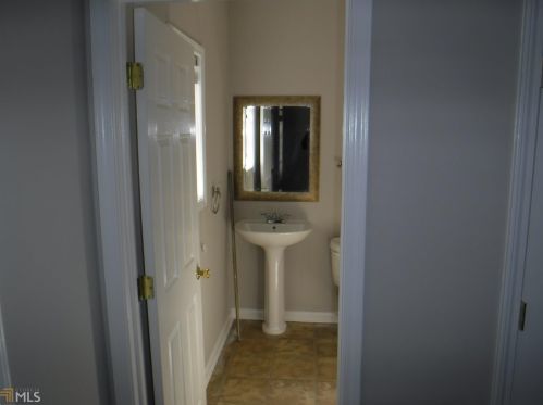 758 Celeste Ln, Atlanta GA  30331-8606 exterior