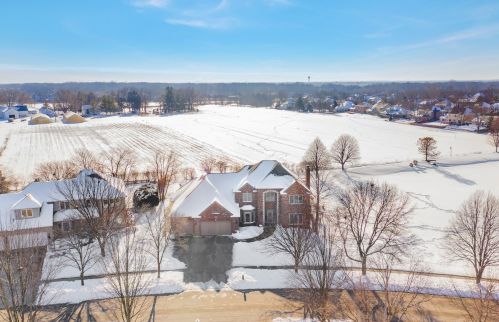 359 Avena Cir, Naperville, IL 60565-1356