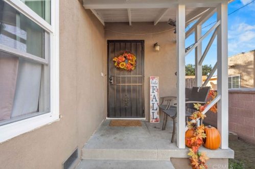 813 Spring Ave, Compton, CA 90221-2020