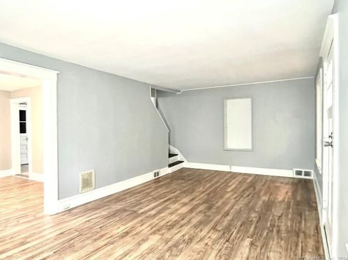 37 Lincoln Ave, Norwalk CT  06854-3709 exterior