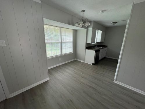 5132 Sears Dr, Fort Worth TX  76105-4407 exterior