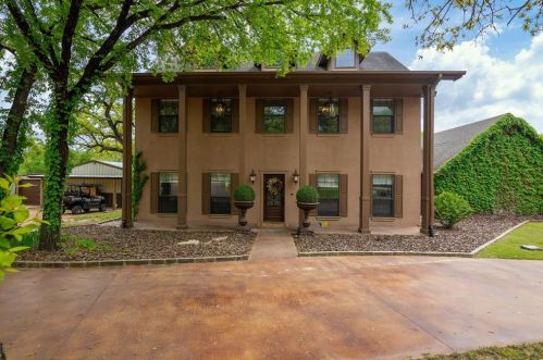 102 Ridge St, Decatur, TX 76234-4719