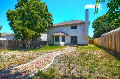 1423 Bradbury Ln, Austin TX  78753-7303 exterior