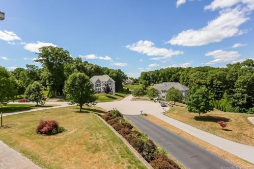 30 Sand Hill Ln, Glastonbury, CT 06033-2579