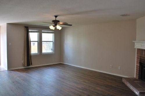 2613 Tuscan View Dr, Fort Worth TX  76131-5125 exterior