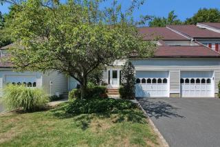 50 Aberdeen Dr, Mendham, NJ 07945-2010